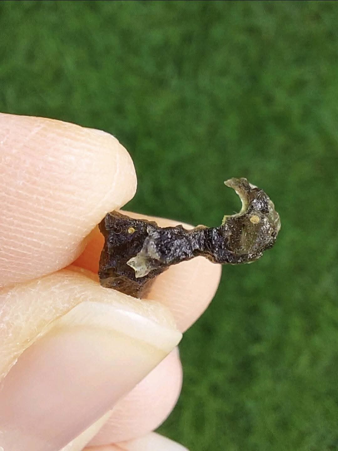 Moldavite Piece, 0.75g, Tektite (Ref: 889a)