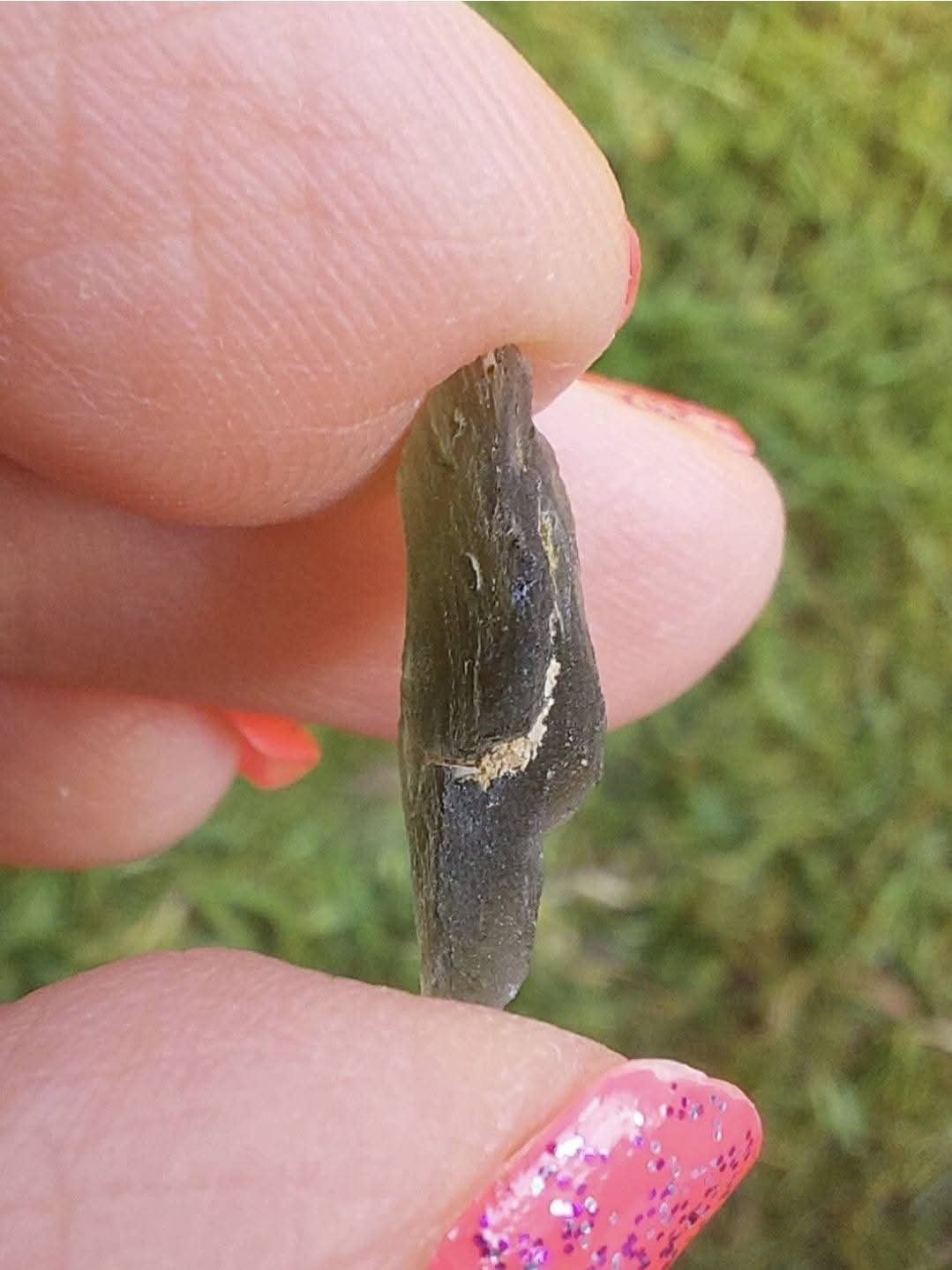 Moldavite Piece, 0.75g, Tektite (Ref: 1124)