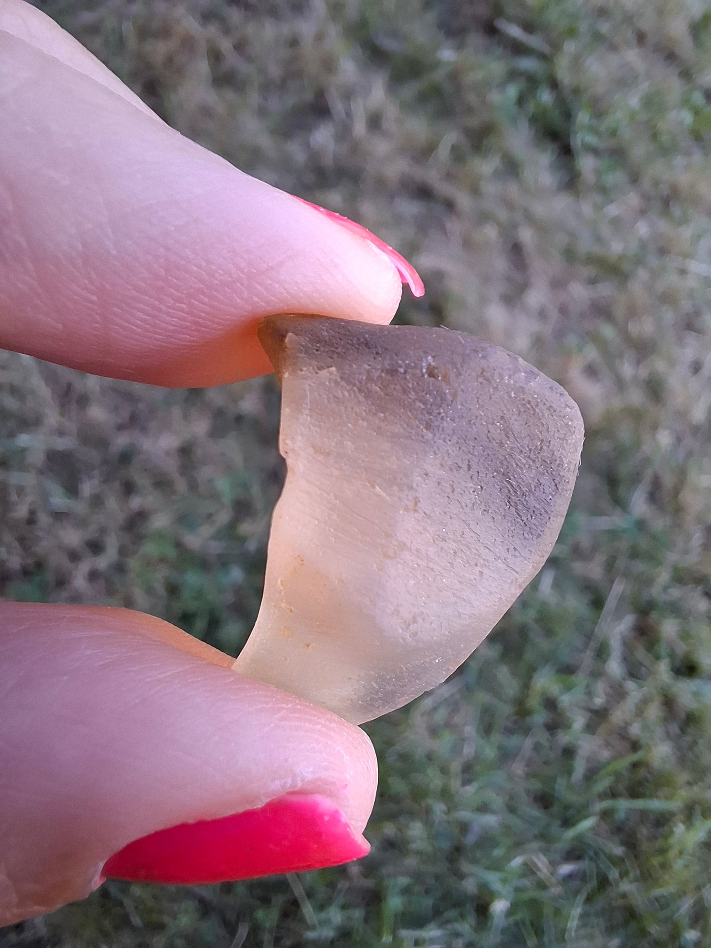 Libyan Desert Glass (darker) Piece, 7.00g, Tektite (Ref: L1373)