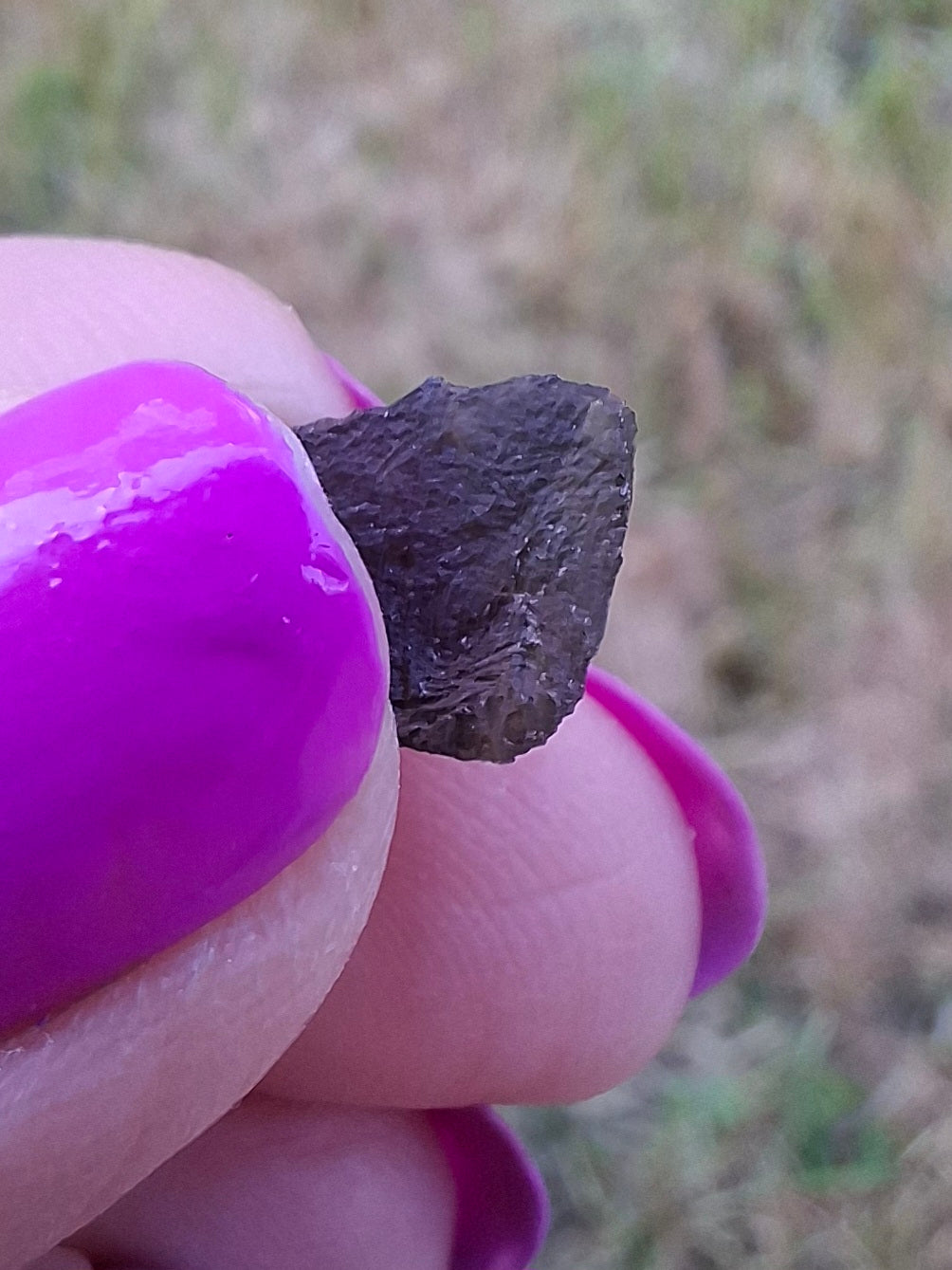 Moldavite Piece, 0.72g, Tektite (Ref: 1443)