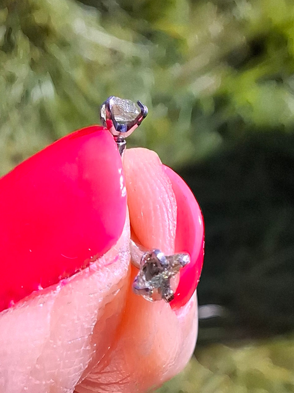 Moldavite (raw) CURVED BARBELL eyebrow body bar, 16G, Surgical steel, Tektite (Ref: CB2)