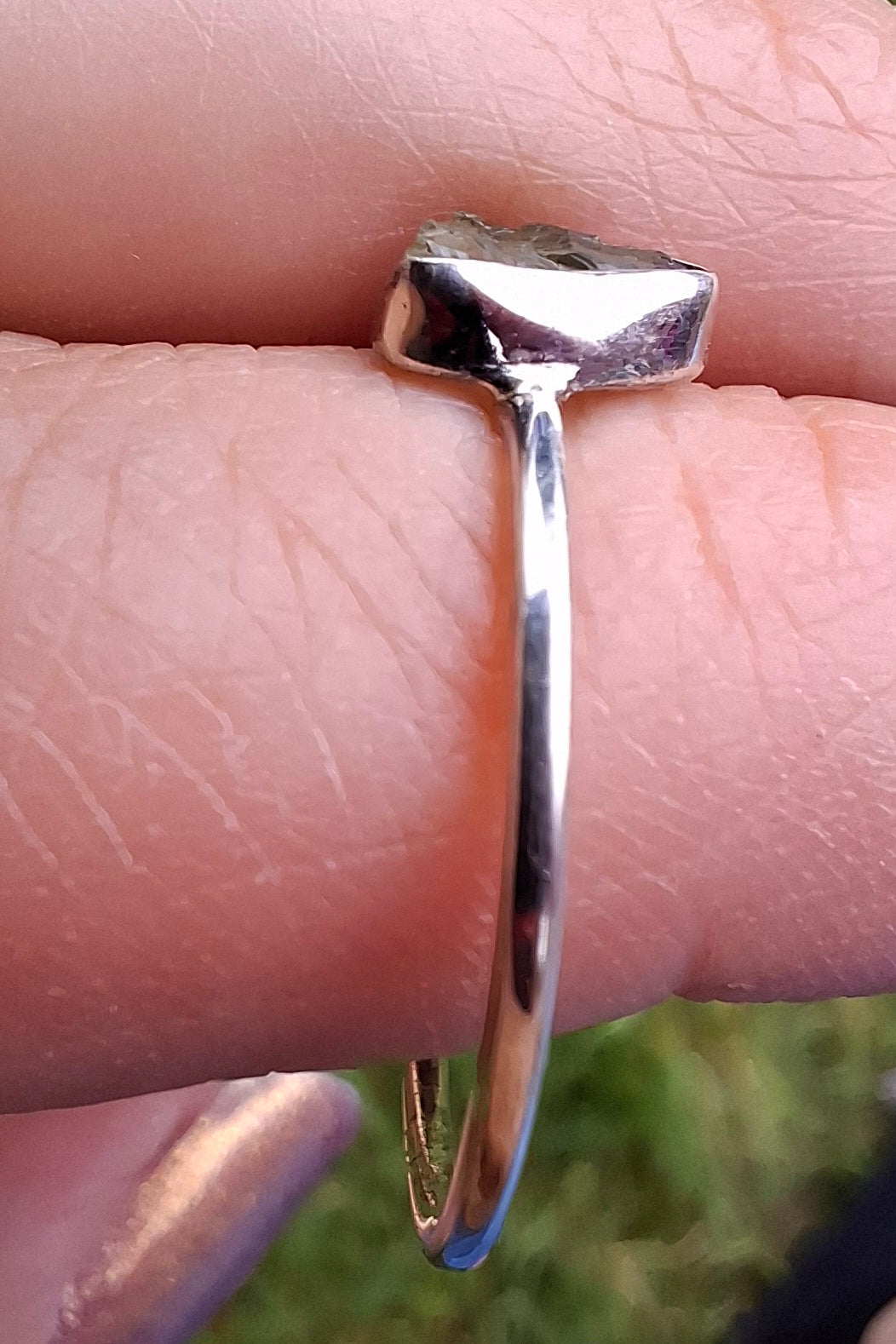 Moldavite Ring, size small S, 925 Silver, Tektite (Ref: R66)