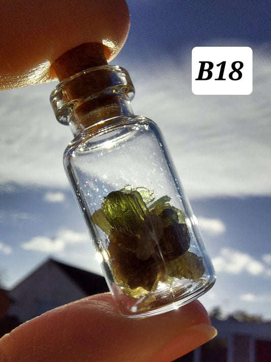 Moldavite chips (2.00g) in 3ml glass Bottle, Tektite (Ref: B18)