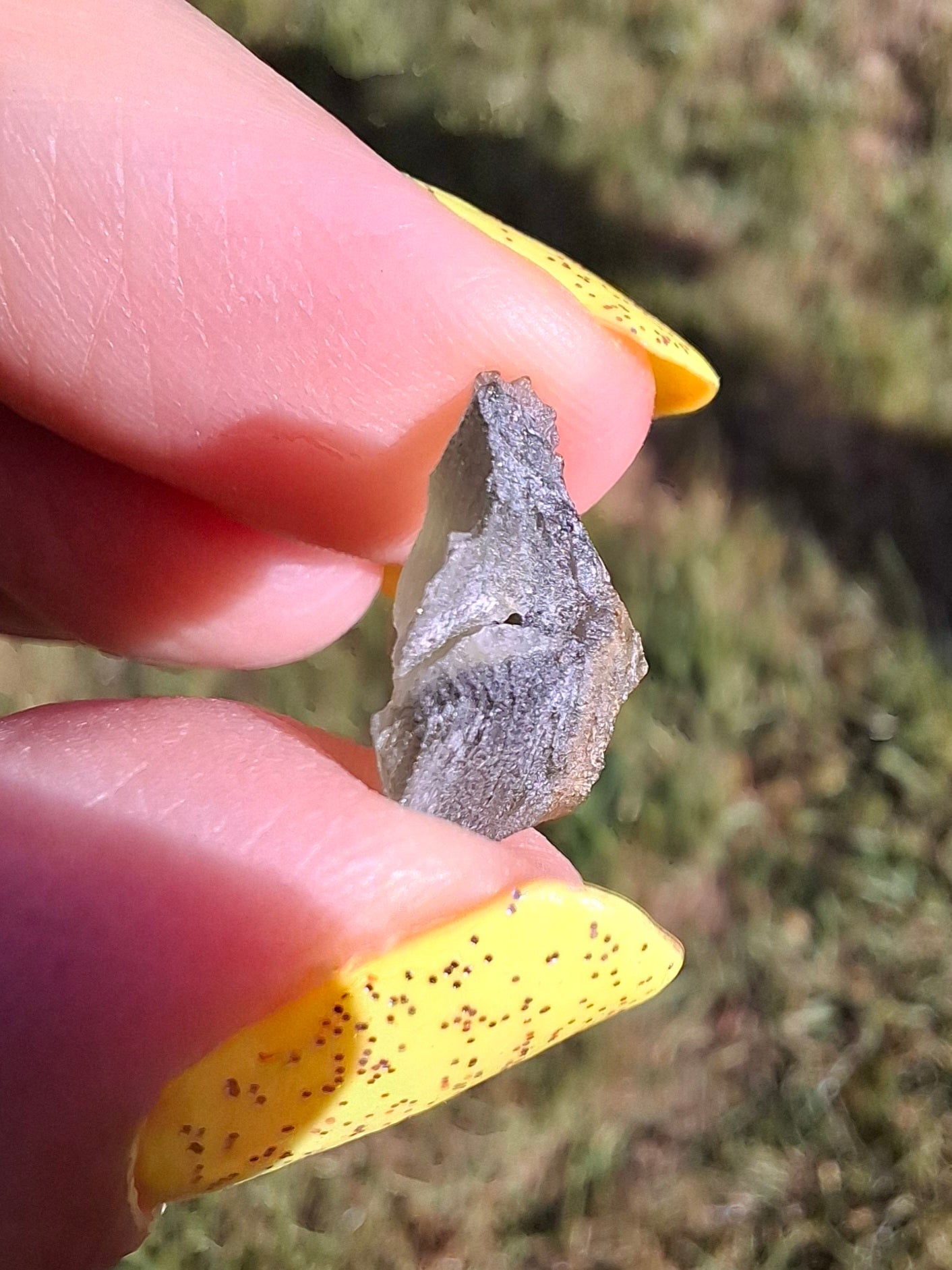 Moldavite Piece, 0.75g, Tektite (Ref: 1483)