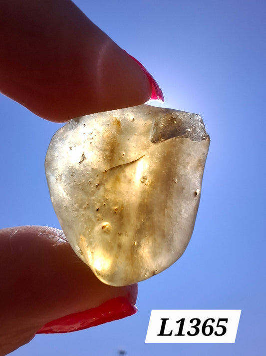 Libyan Desert Glass (darker) Piece, 6.82g, Tektite (Ref: L1365)