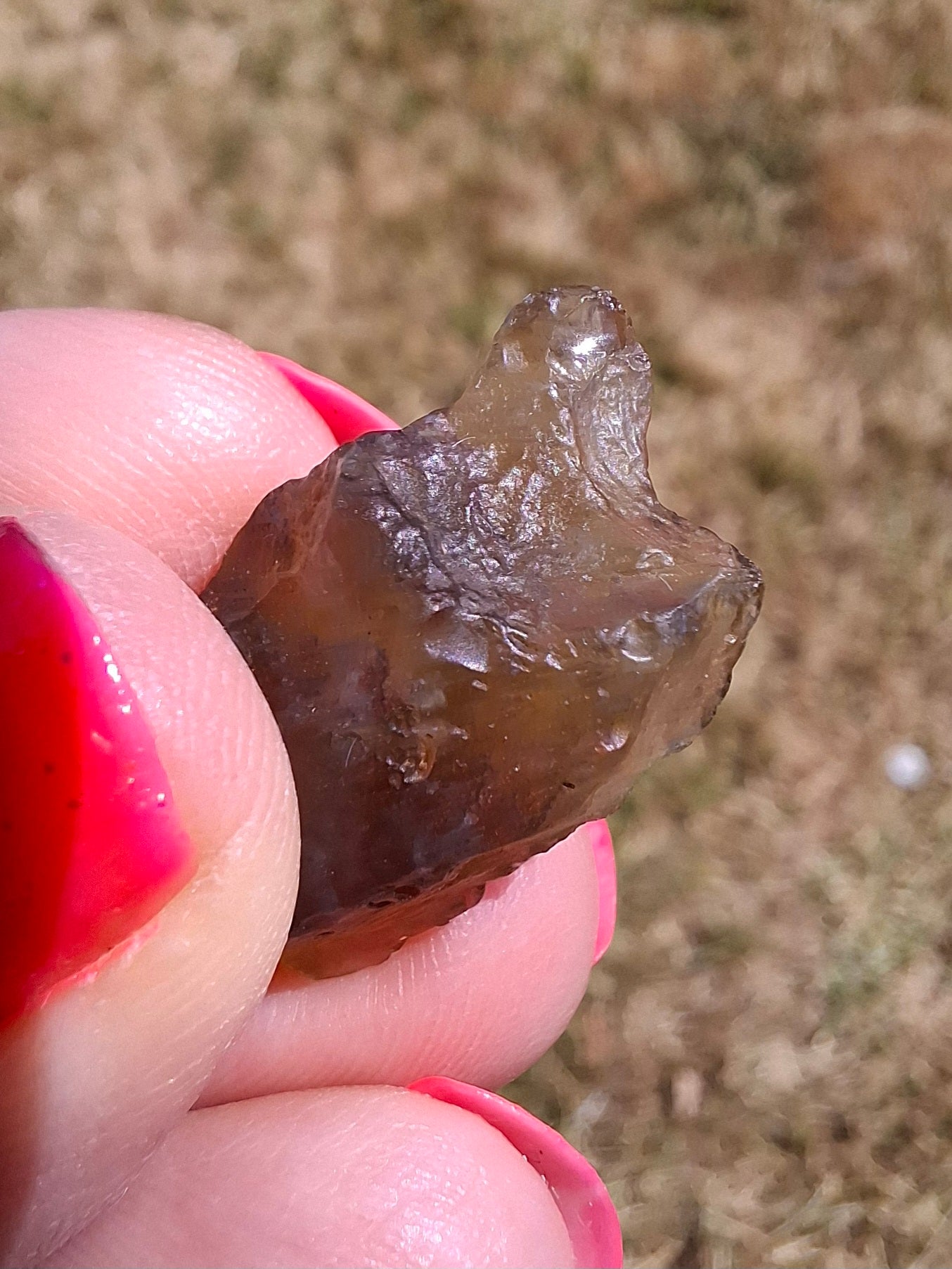Libyan Desert Glass (darker) piece, 2.88g, Tektite (Ref: L1358)