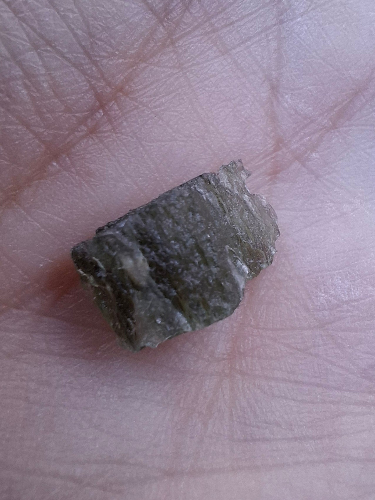 Moldavite Piece, 0.72g, Tektite (Ref: 1438)