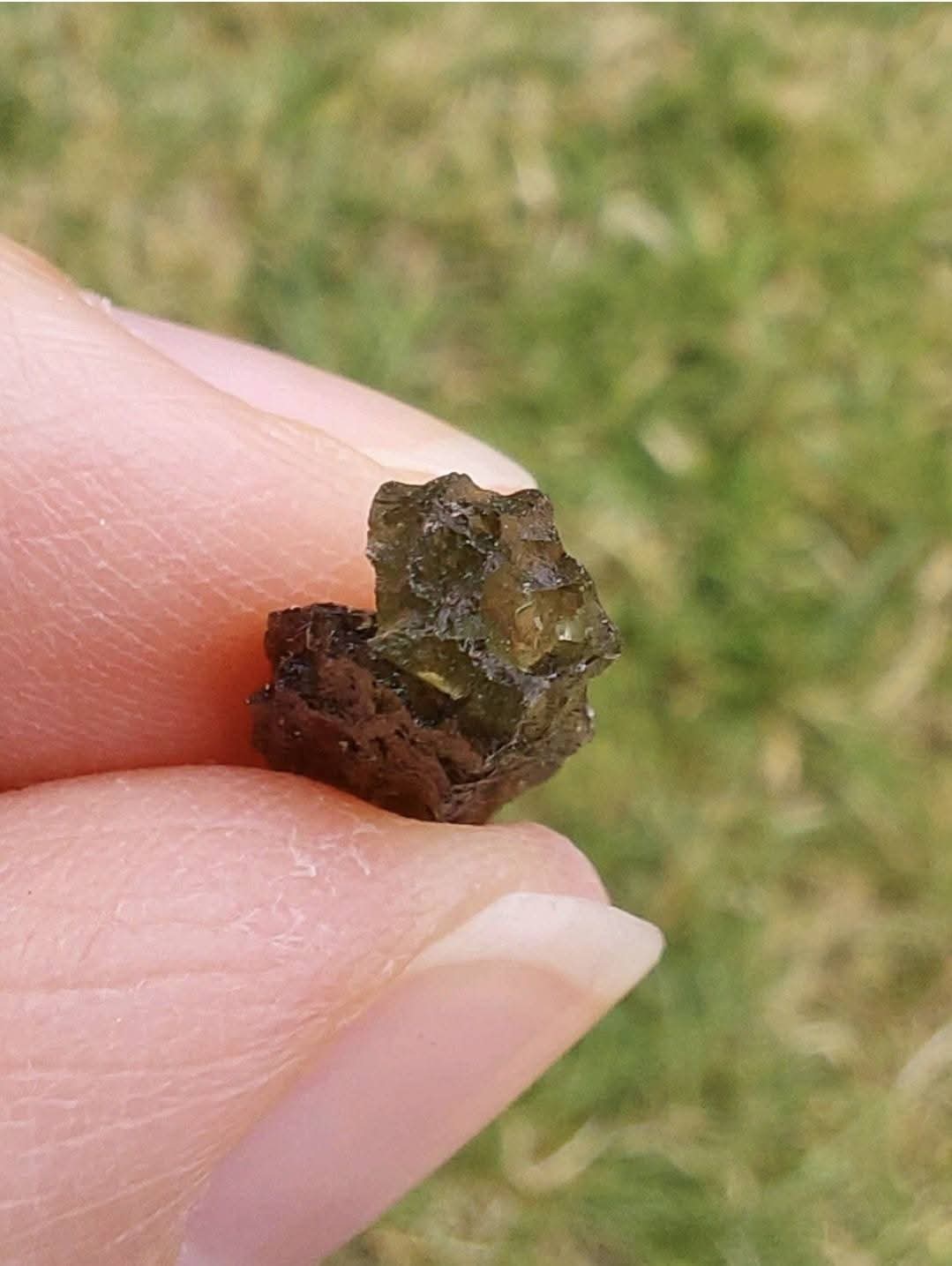 Moldavite Piece, 0.70g, Tektite (Ref: E214)