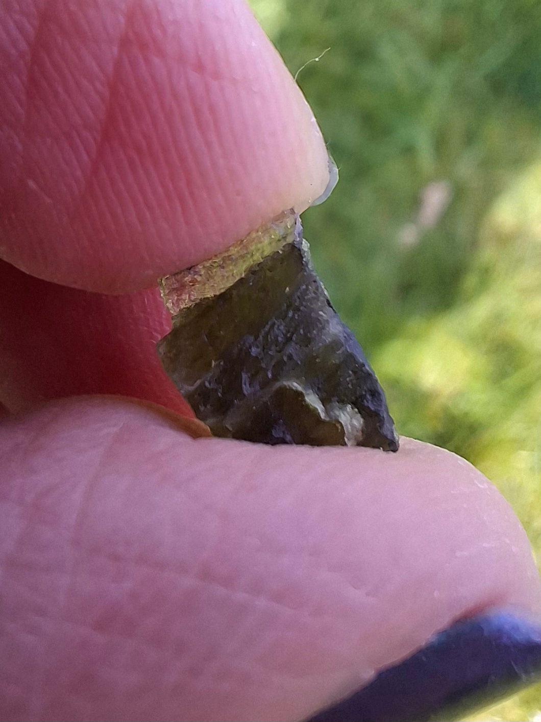 Moldavite Piece, 0.50g, Tektite (Ref: 1395)