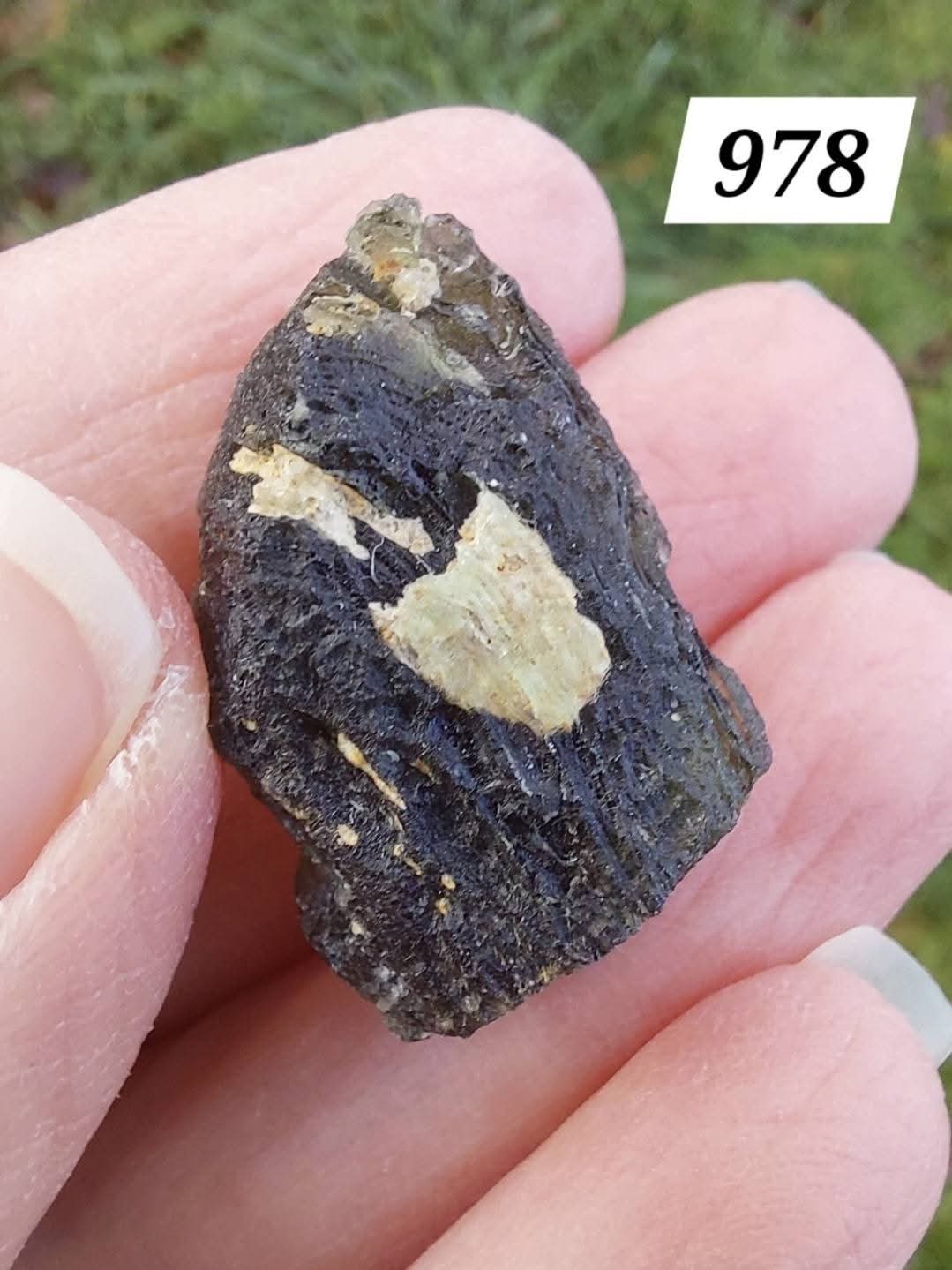 Moldavite Piece, NESMEN HURKA, 8.81g, Tektite (Ref: 978)