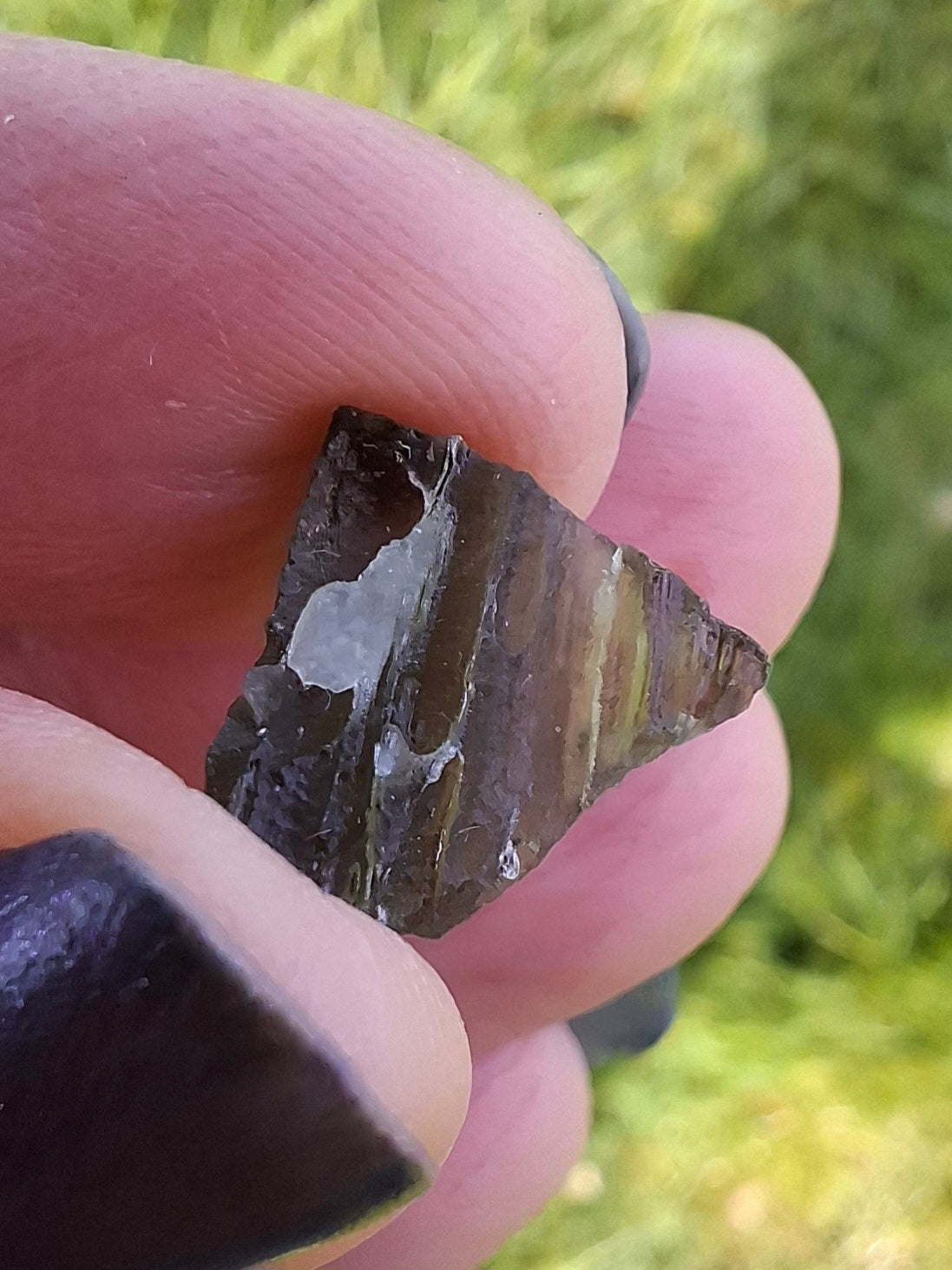 Moldavite Piece, 0.85g, Tektite (Ref: 1396)