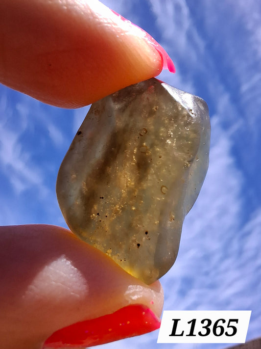 Libyan Desert Glass (darker) Piece, 6.82g, Tektite (Ref: L1365)