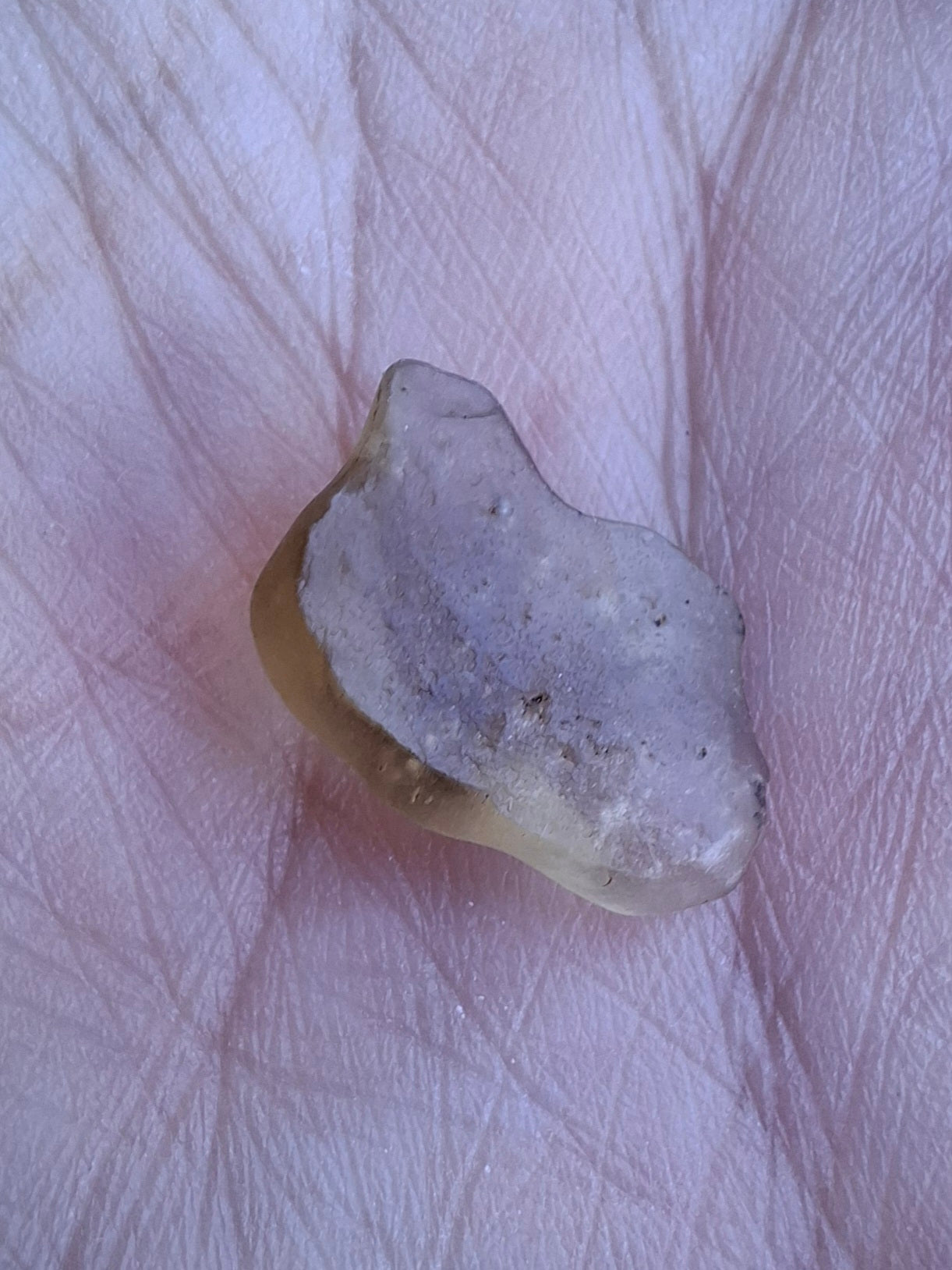 Libyan Desert Glass (darker) Piece, 0.95g, Tektite (Ref: L1363)