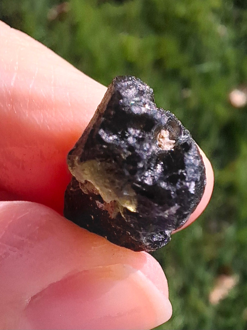Moldavite Piece, 2.26g, Tektite (Ref: 1336)