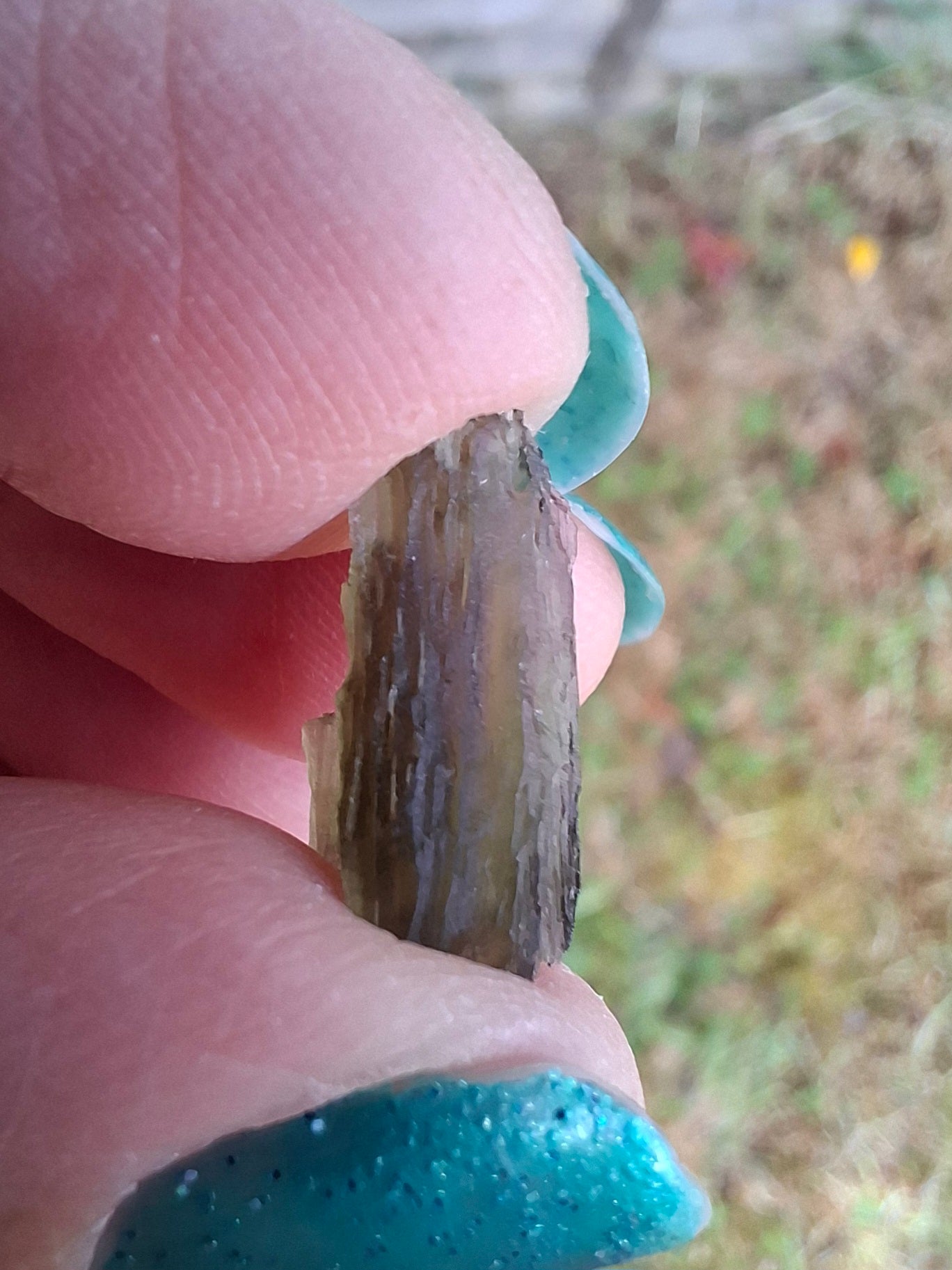 Moldavite Piece, 0.64g, Tektite (Ref: 1424)