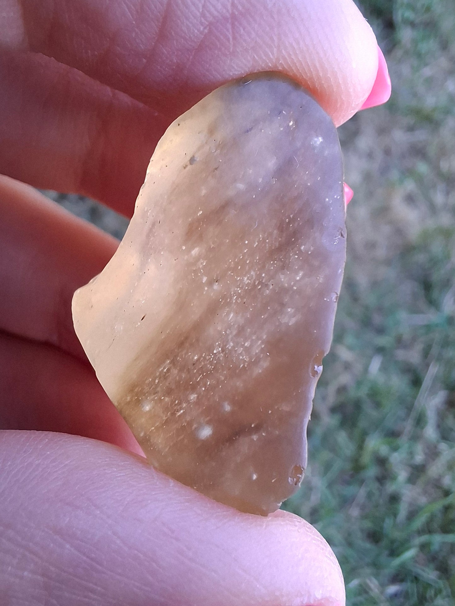 Libyan Desert Glass (darker) Piece, 12.00g, Tektite (Ref: L1377)