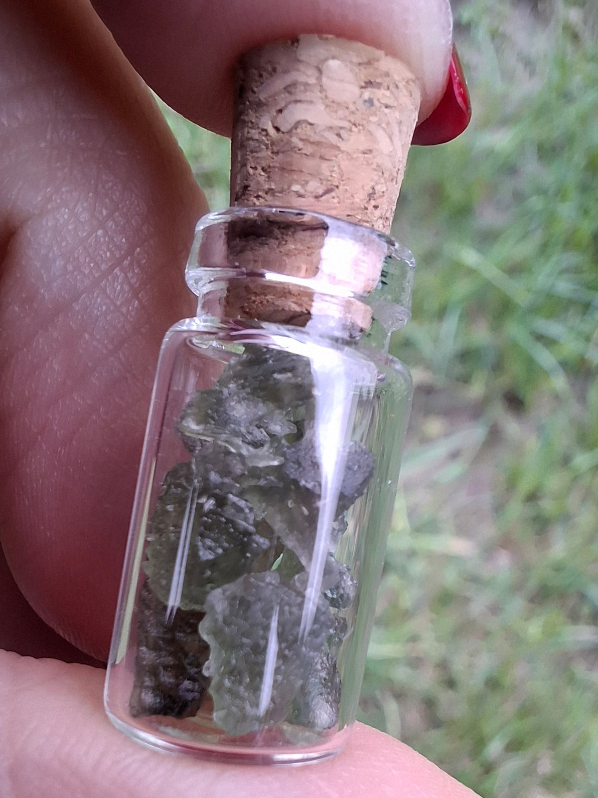 Moldavite Chips (1.00g) in 1ml Bottle, Tektite (Ref: B34)