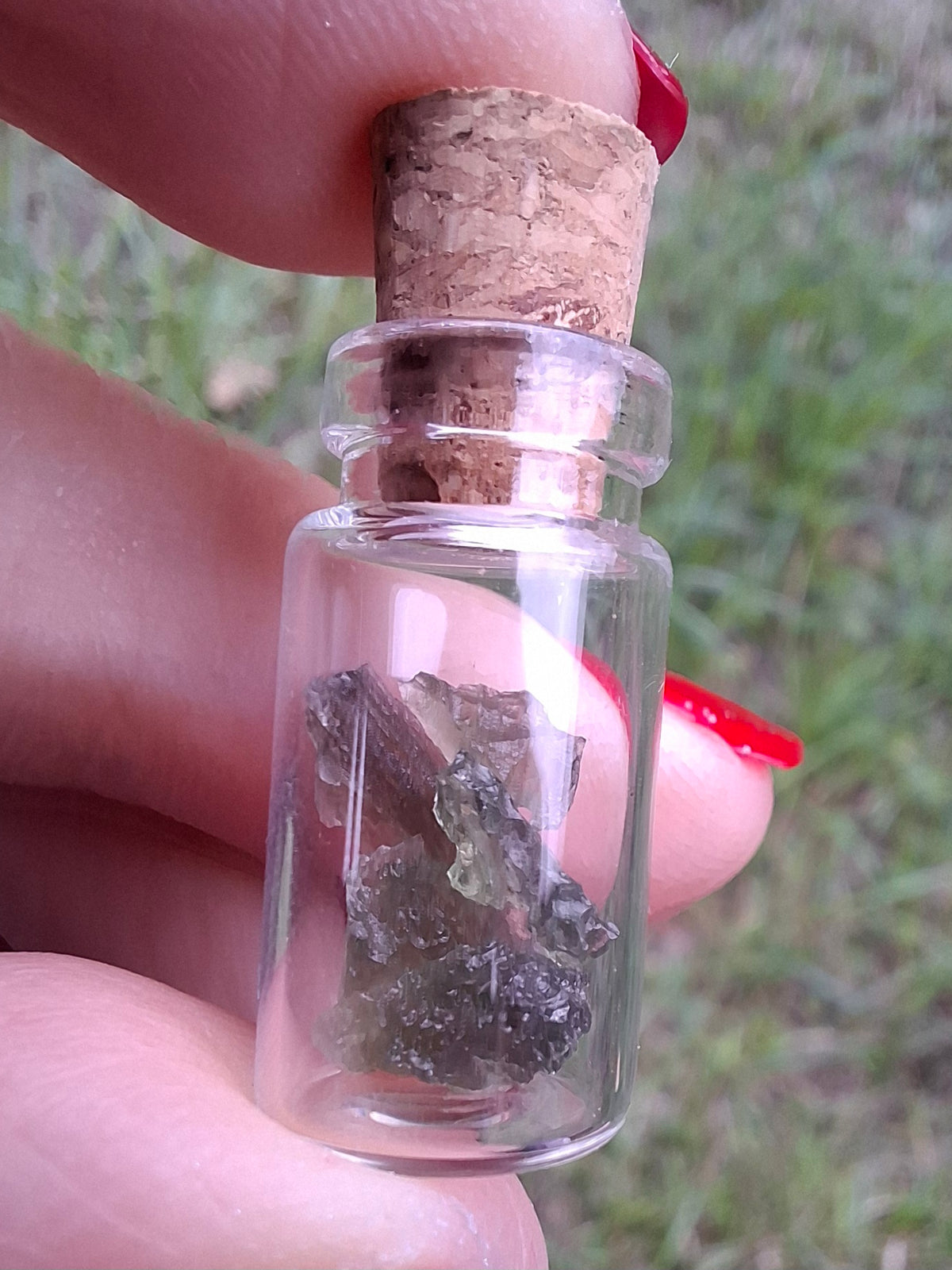 Moldavite Chips (0.50g) in 1ml Bottle, Tektite (Ref: B28)