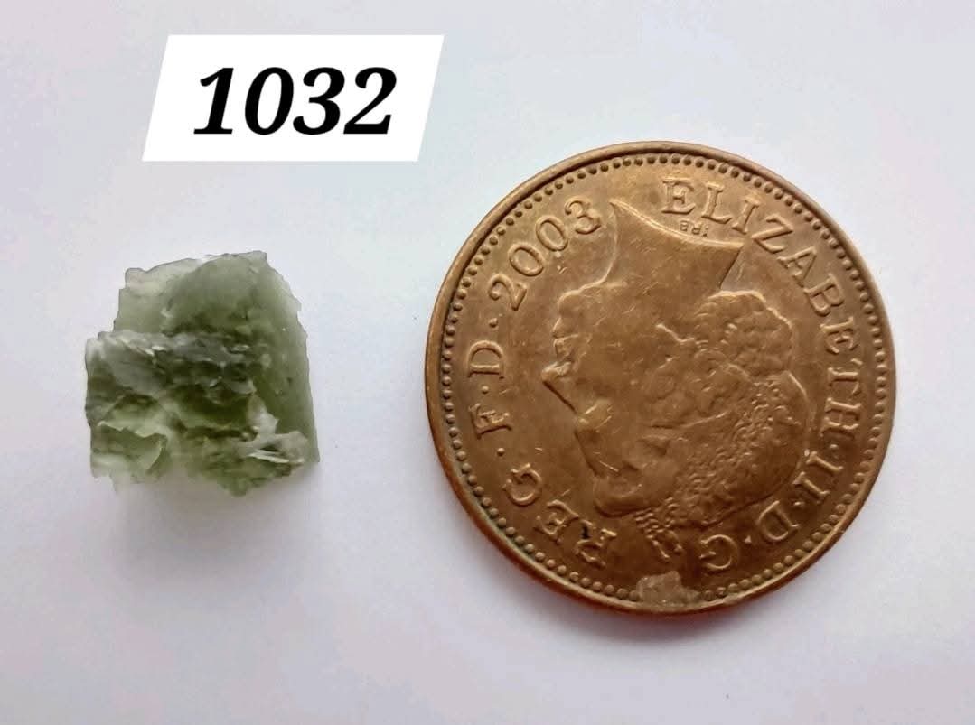 Moldavite Piece, 0.63g, Tektite (Ref: 1032)