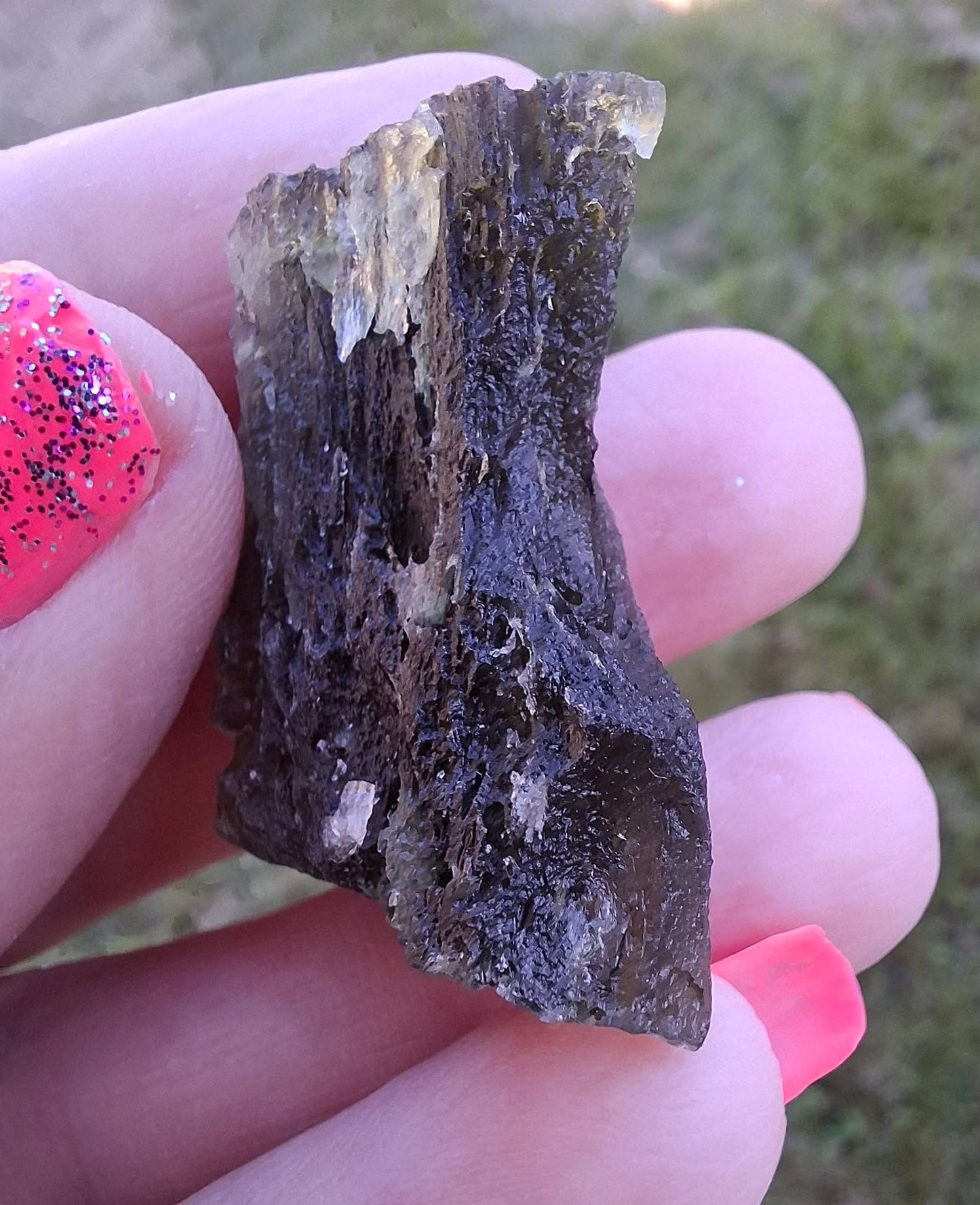 Moldavite Piece, JAKULE, 12.00g, Tektite (Ref: 1175)