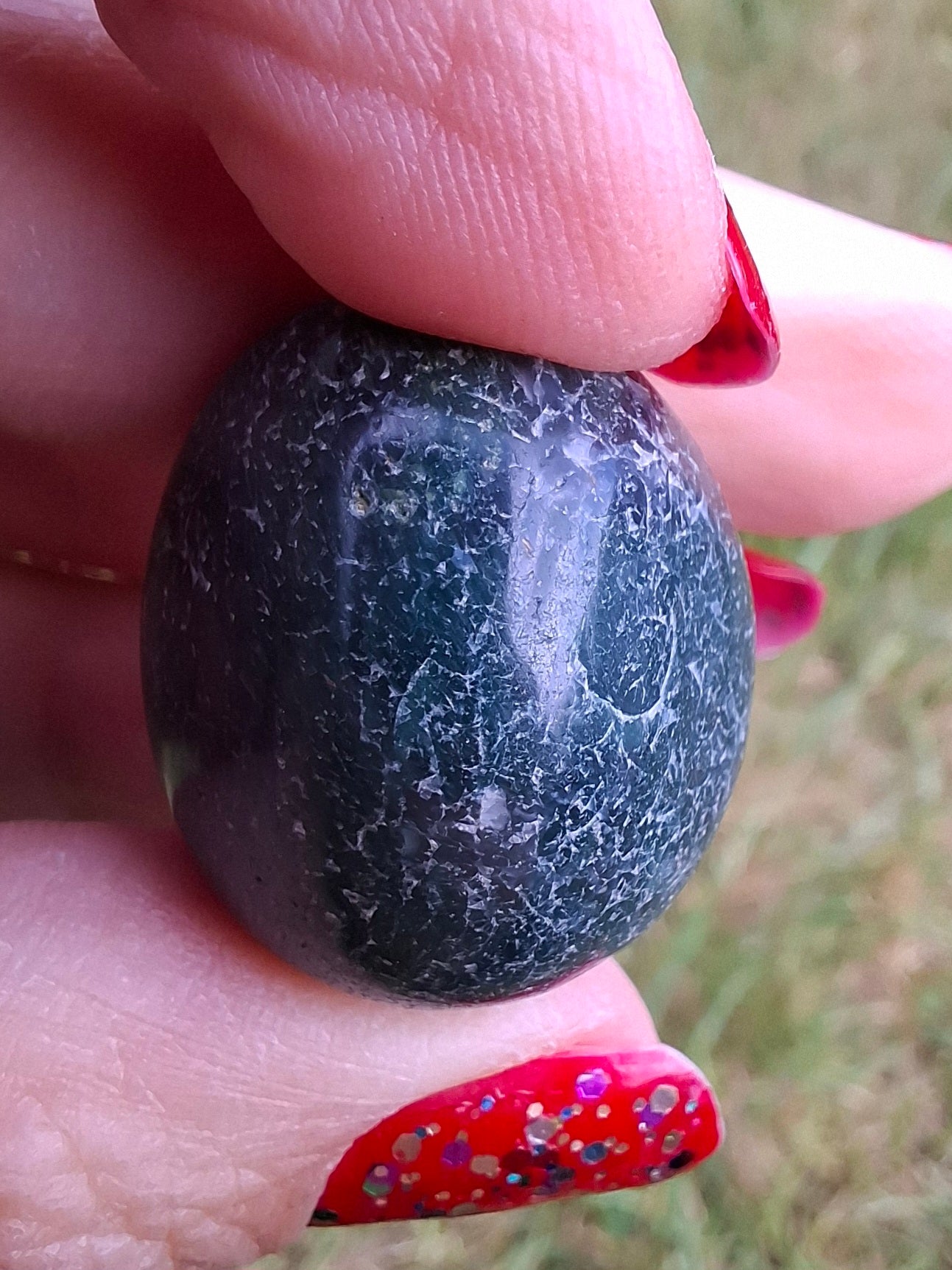 Green Moss Agate, Tumble Stone, Crystal (Ref: T166)