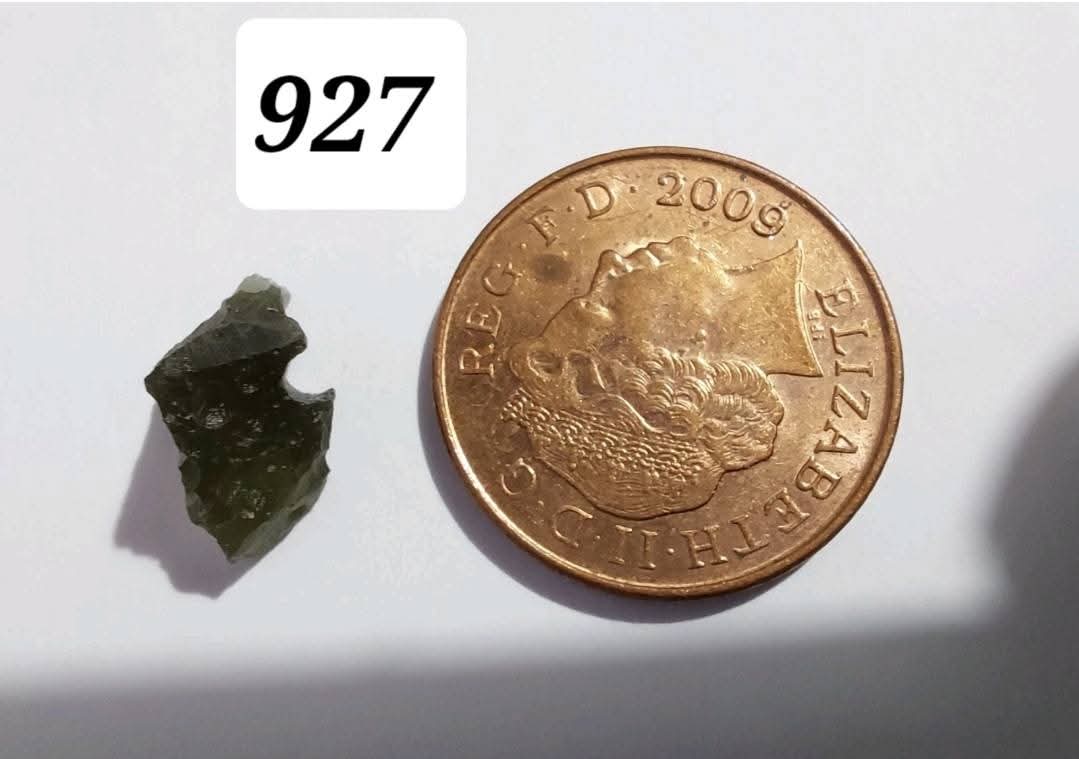 Moldavite Piece, 0.64g, Tektite (Ref: 927)