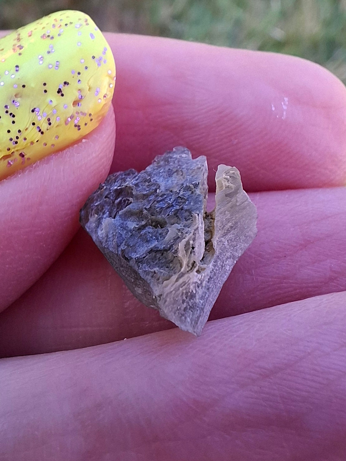 Moldavite Piece, 0.68g, Tektite (Ref: 1481)
