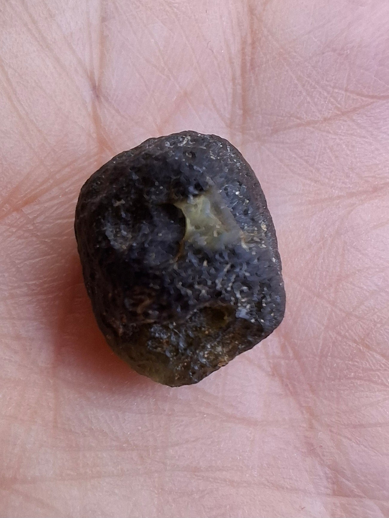 Moldavite Piece, 2.34g, Tektite (Ref: 1414)