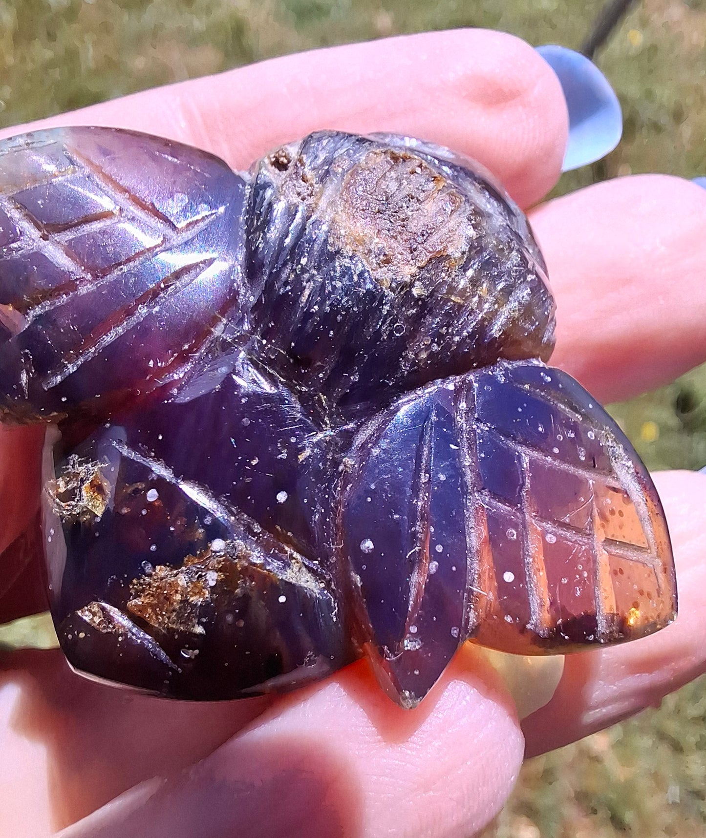 Red Amber Honey Bee Carving, 10.66g, Fossil (Ref: Bee39)