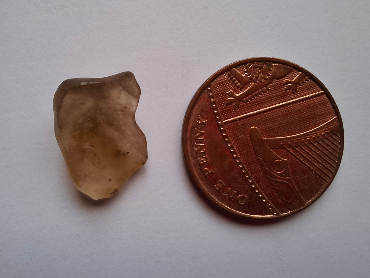 Libyan Desert Glass (darker) Piece, 0.95g, Tektite (Ref: L1363)