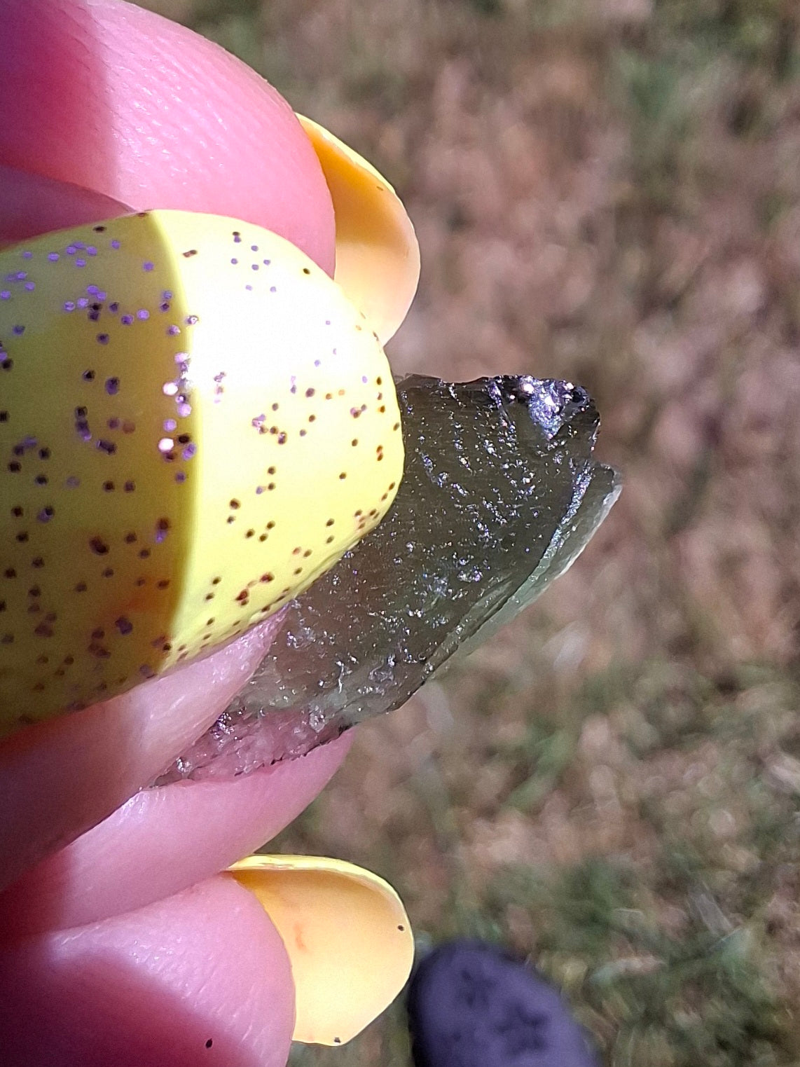 Moldavite Piece, 0.87g, Tektite (Ref: 1477)