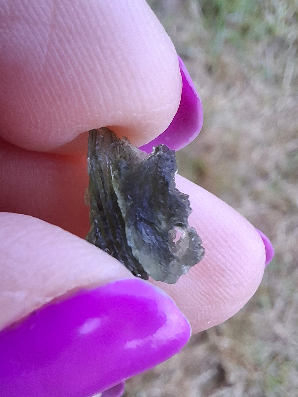 Moldavite Piece, 0.84g, Tektite (Ref: 1445)