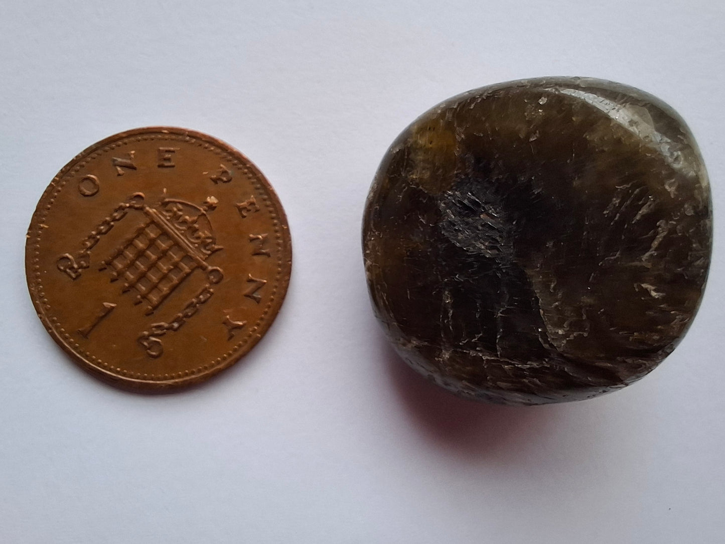 Labradorite, Tumble Stone, Crystal (Ref: T212)
