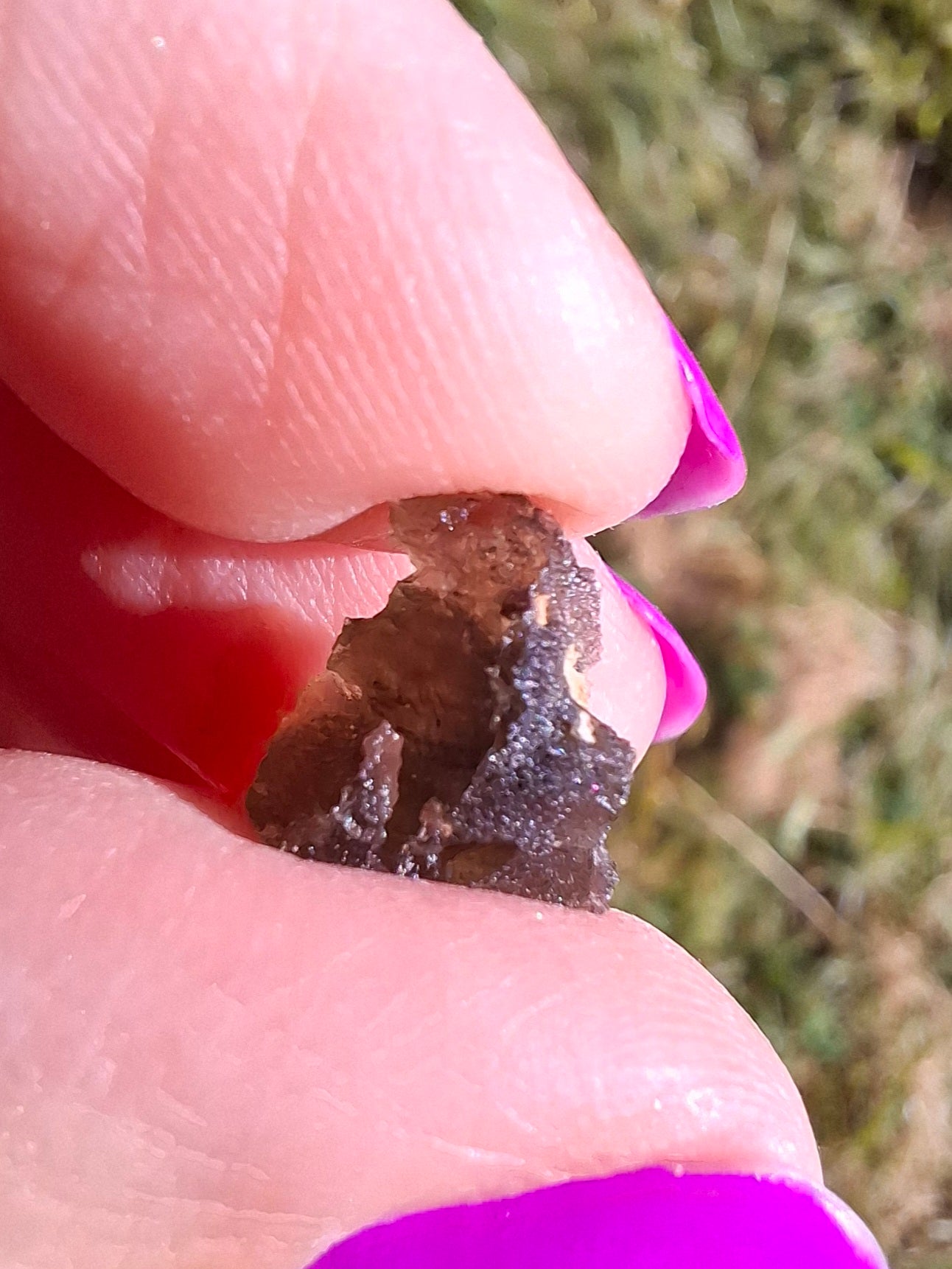 Moldavite Piece, 0.65g, Tektite (Ref: 1459)