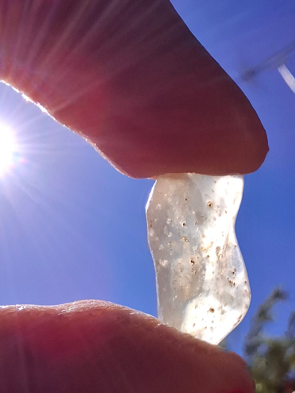 Libyan Desert Glass small Piece, 1.50g, Tektite