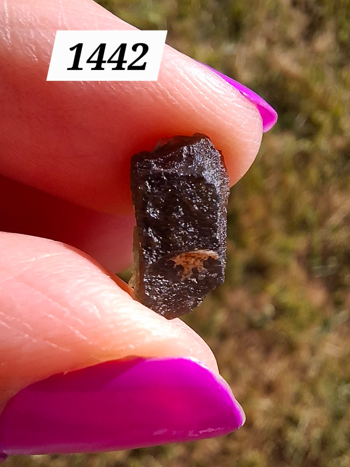 Moldavite Piece, 0.72g, Tektite (Ref: 1443)