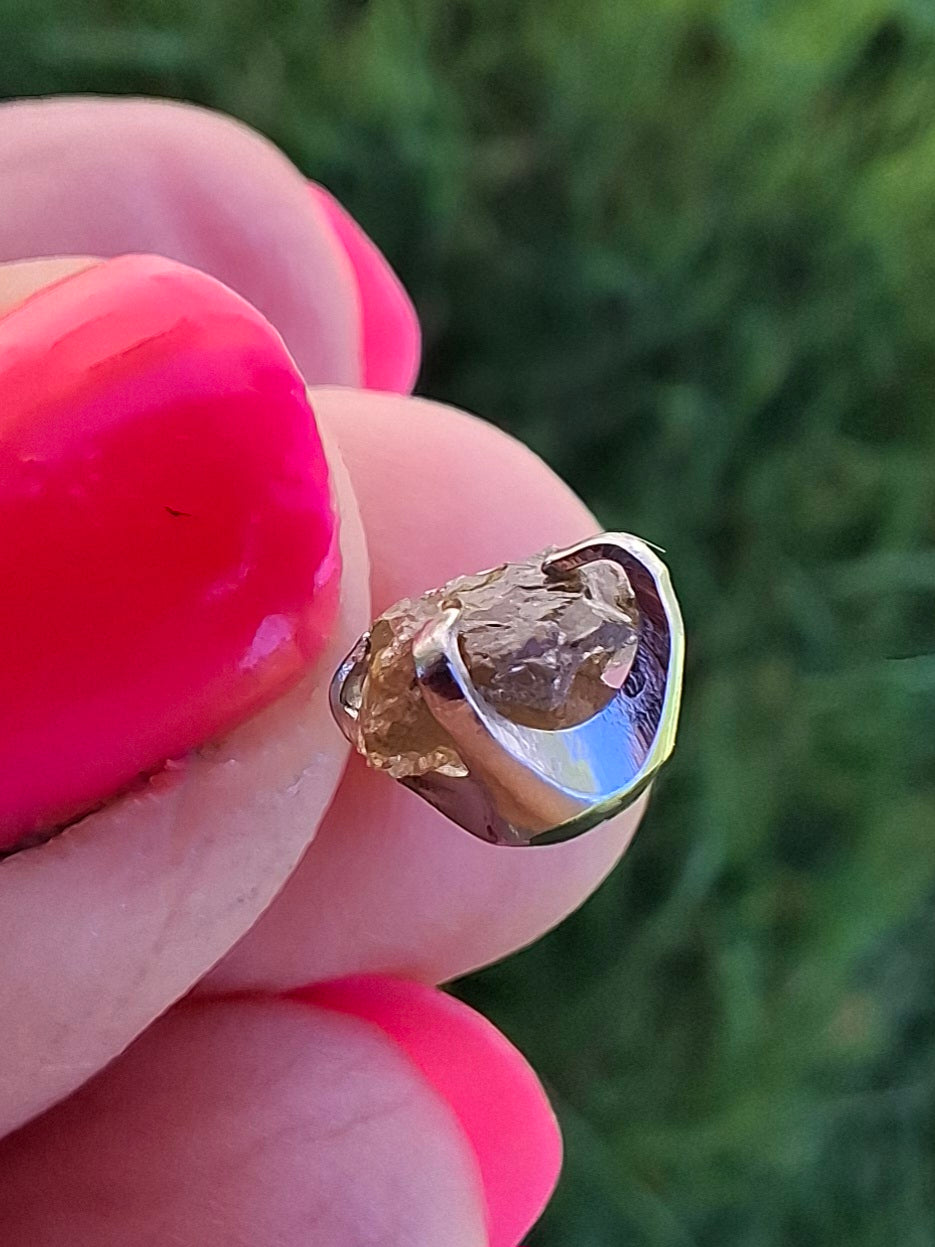 Moldavite (raw) BELLY BAR, 14G, Surgical Steel, Tektite (Ref: BB2)