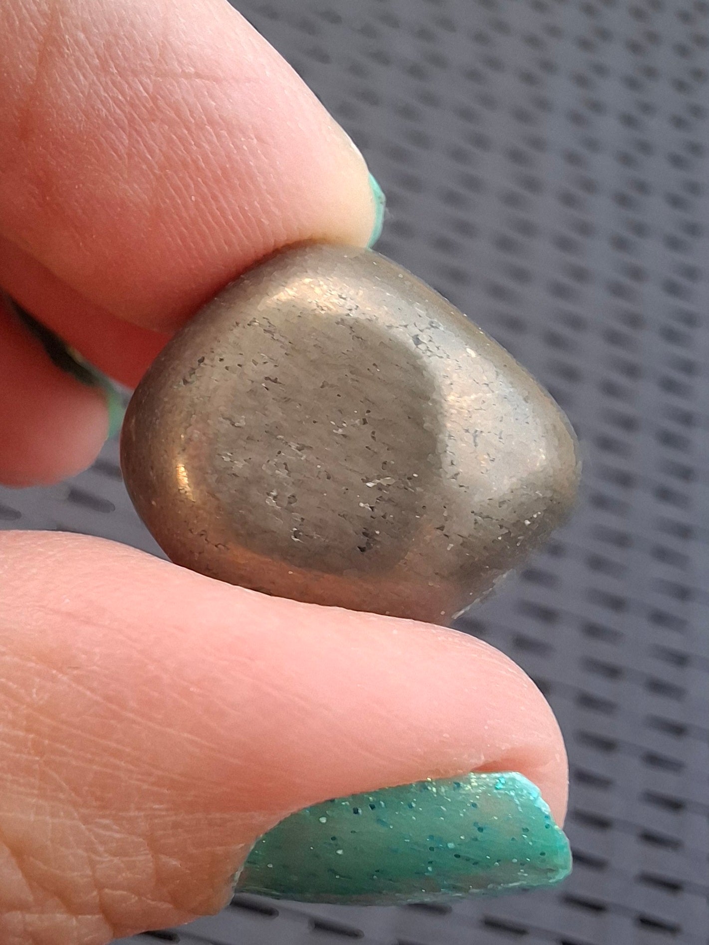Apache Gold Tumble Stone, Crystal (Ref: T231)