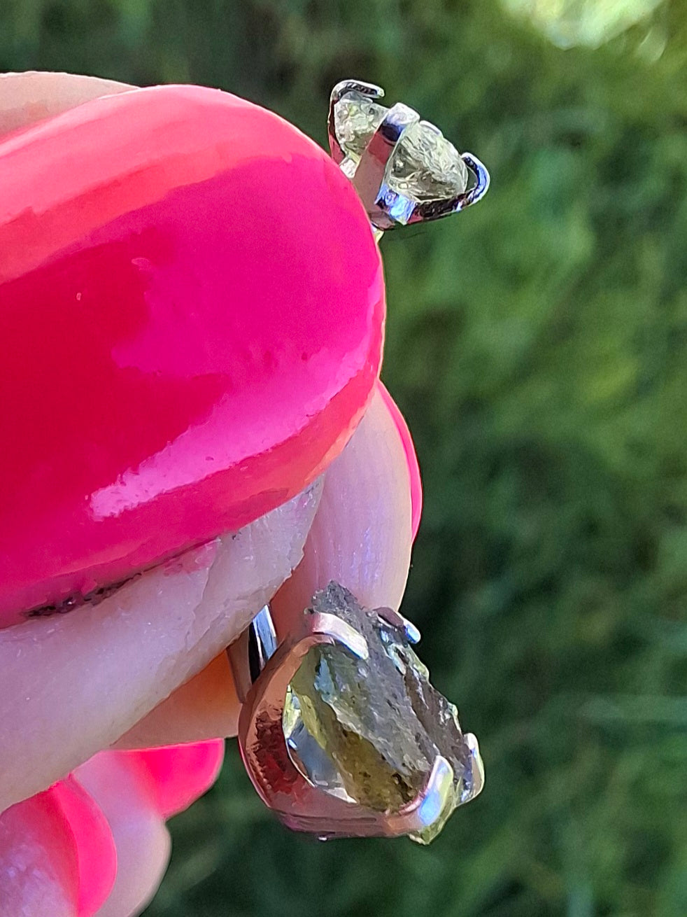 Moldavite (raw) BELLY BAR, 14G, Surgical Steel, Tektite (Ref: BB1)