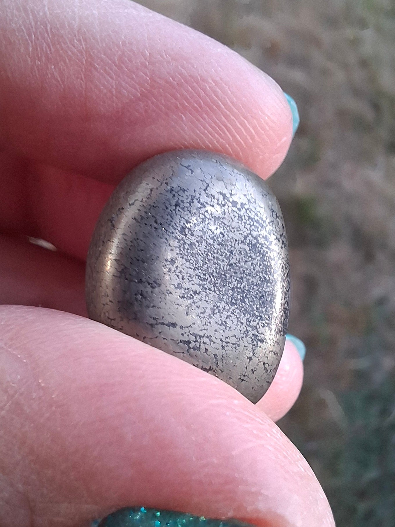 Apache Gold Tumble Stone, Crystal (Ref: T226)