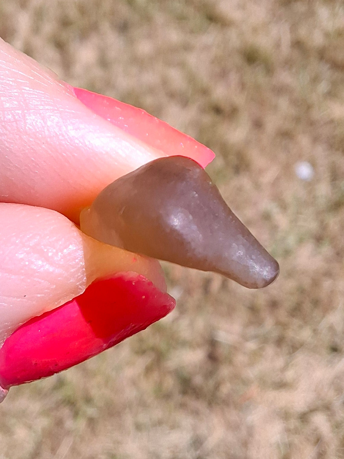 Libyan Desert Glass (darker) Piece, 0.95g, Tektite (Ref: L1363)