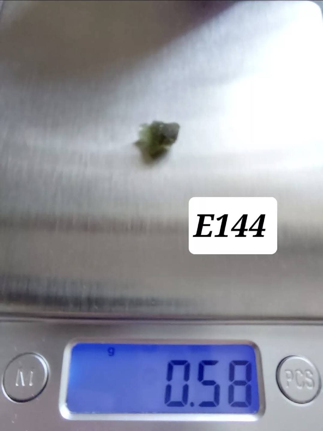 Moldavite Piece, 0.58g, Tektite (Ref: E144)