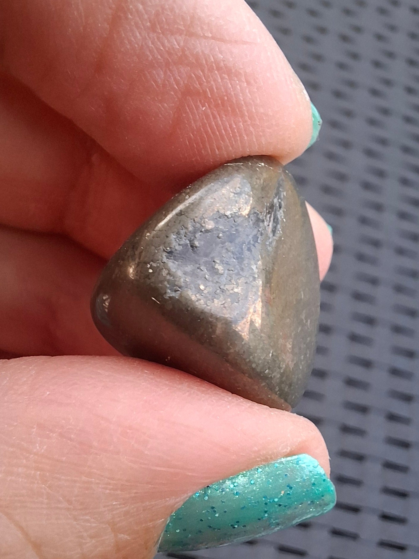 Apache Gold Tumble Stone, Crystal (Ref: T230)