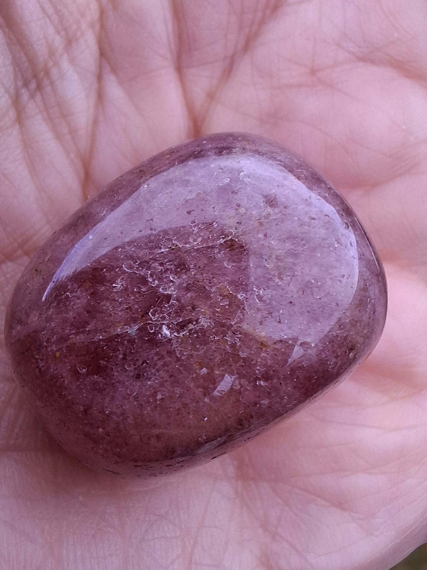 Strawberry Quartz, Tumble Stone, Crystal (Ref: T12)