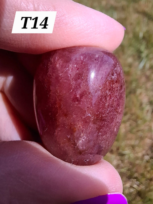 Strawberry Quartz, Tumble Stone, Crystal (Ref: T14)