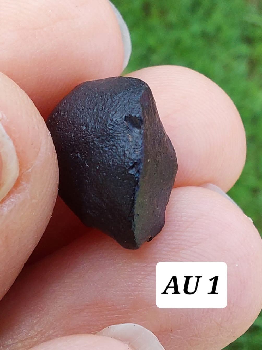 Australite, 1.54g, Tektite (Ref: AU1)