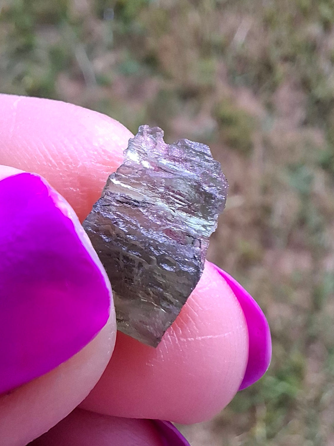 Moldavite Piece, 0.72g, Tektite (Ref: 1438)