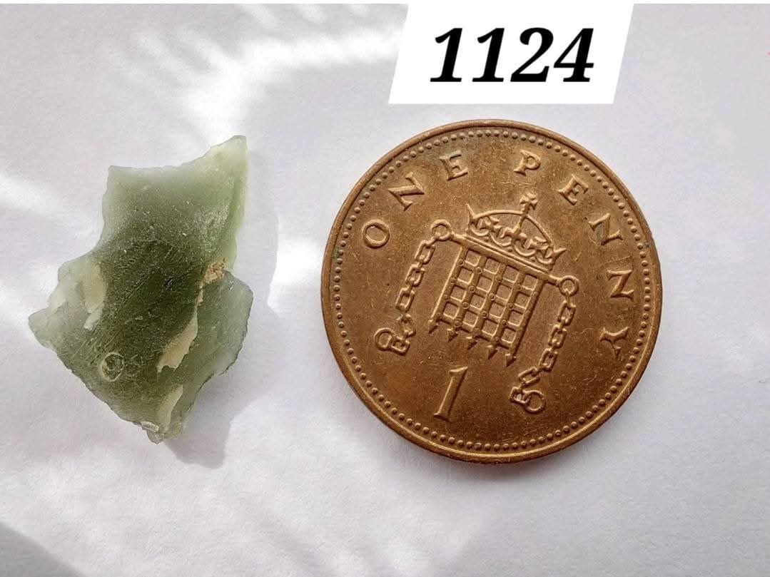Moldavite Piece, 0.75g, Tektite (Ref: 1124)