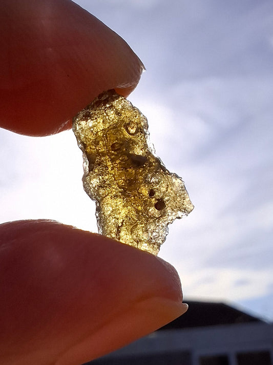 Moldavite Piece, 0.71g, Tektite (Ref: 1328)
