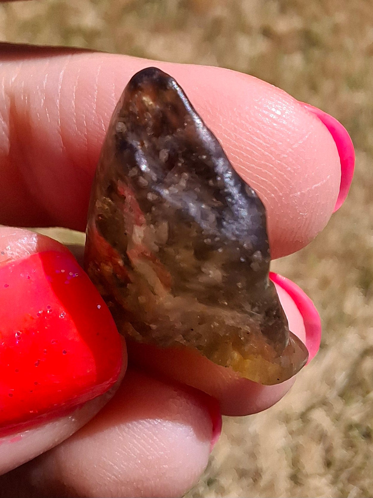 Libyan Desert Glass (darker) Piece, 3.40g, Tektite (Ref: L1362)